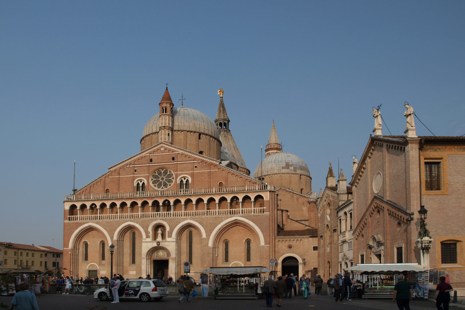 Basilica_Santo_Antonio_in_Padova-mangotour