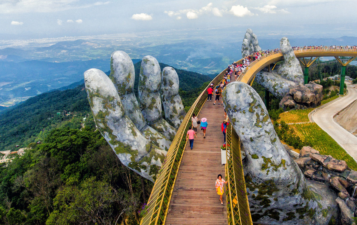 Golden Bridge vietnam - mangotour